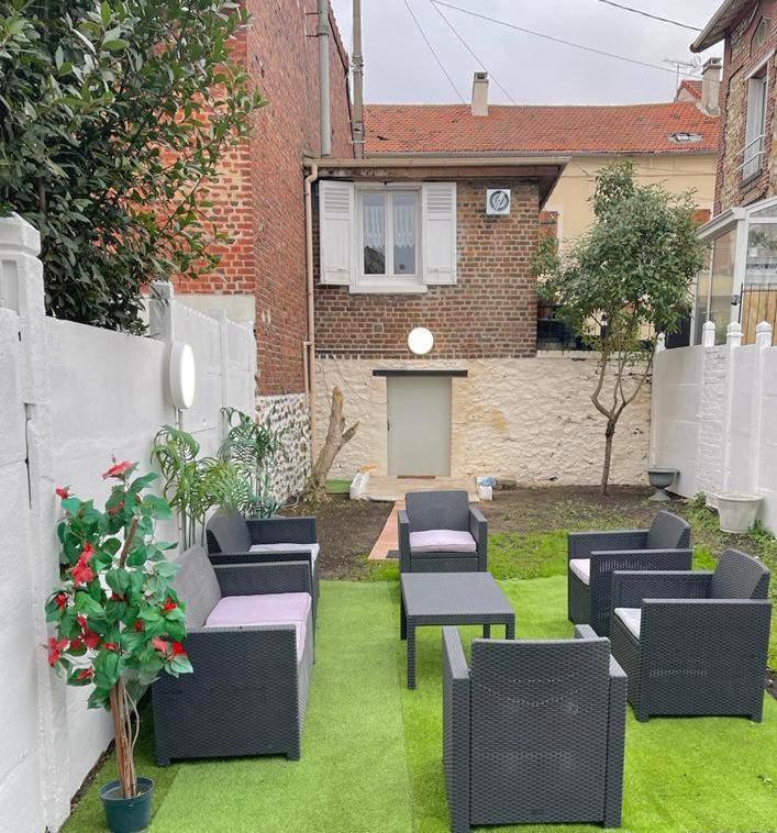 Jolie Petite Maison Avec Un Grand Jardin Montmagny Экстерьер фото